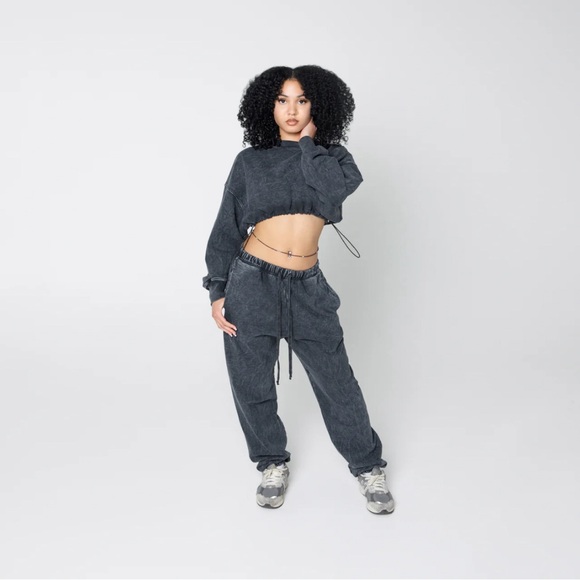STRIPT Cozy crop sweatshirt - Picture 1 of 5
